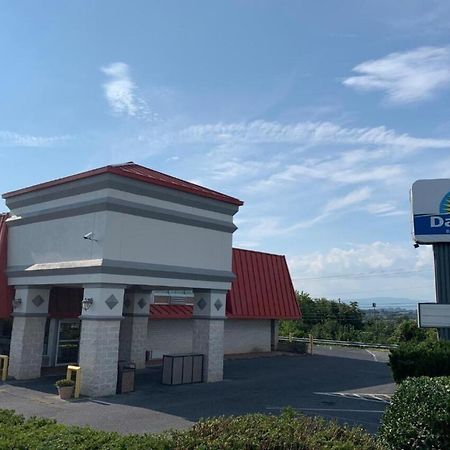 Days Inn By Wyndham Harrisonburg Exterior photo
