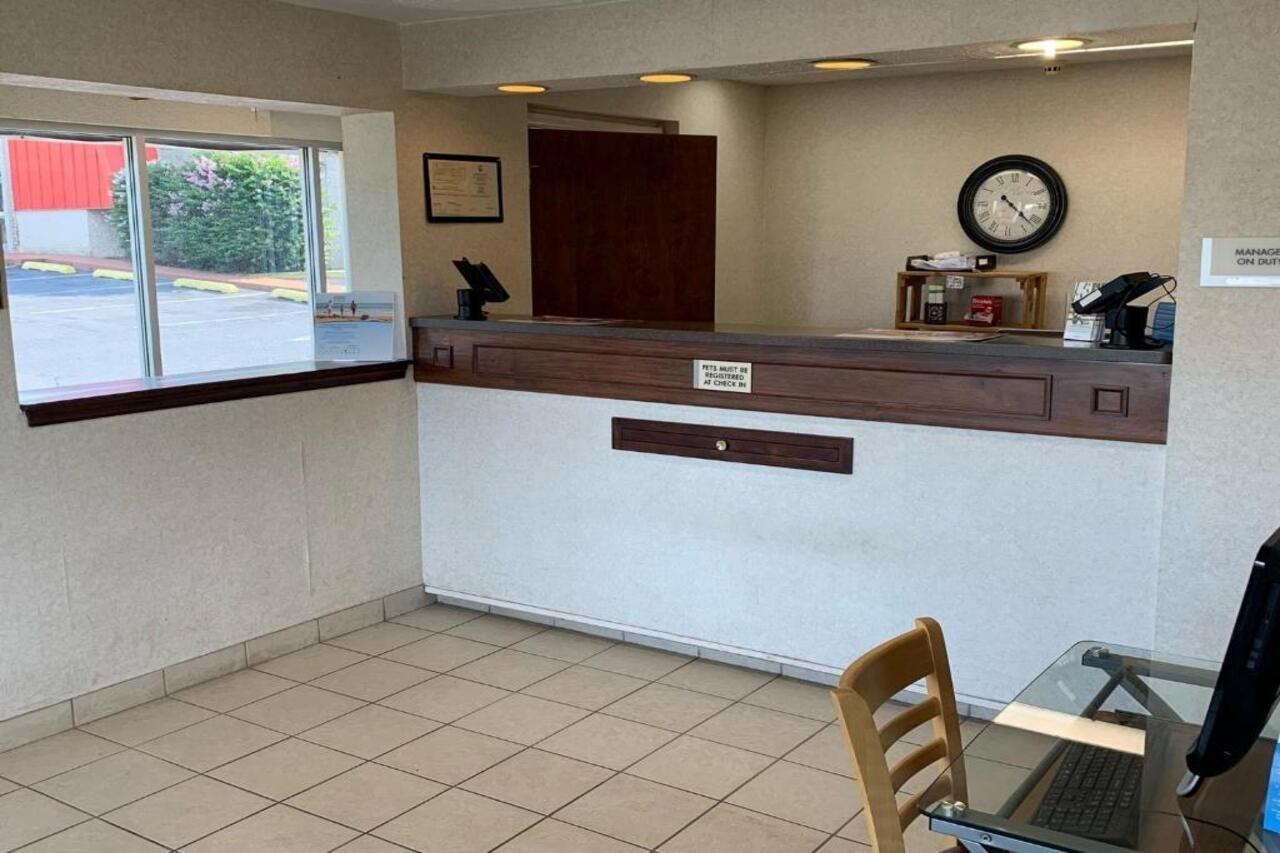 Days Inn By Wyndham Harrisonburg Exterior photo